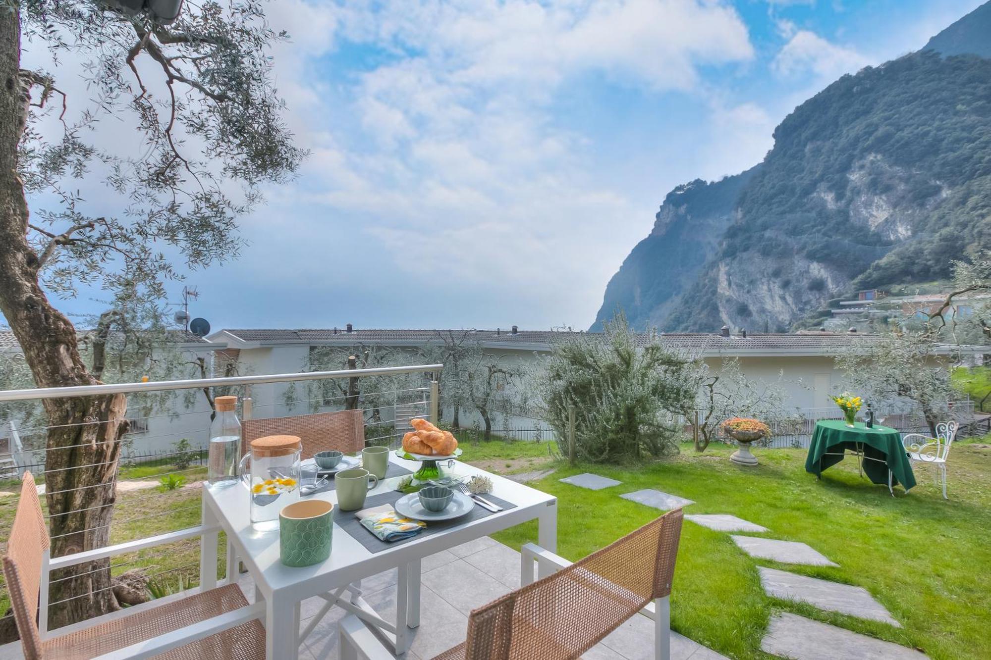 Relais Nanzello Garda Living 1 And 2 Villa Limone sul Garda Dış mekan fotoğraf